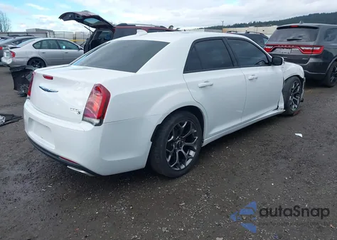 2016 Chrysler 300 300S z USA, uszkodzony, nr VIN 2C3CCABG4GH295201